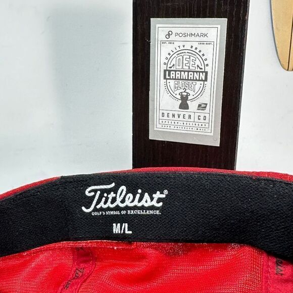 TITLEIST® – PRO V1 — FJ — FITTED CAP - Picture 3 of 7